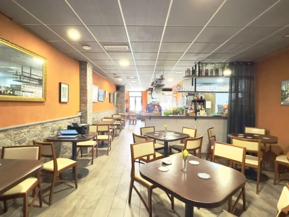 Commercial in Torrevieja – YC417746