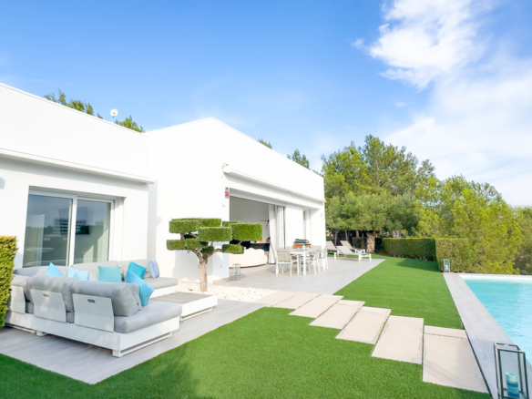 Villa in Las Colinas Golf – YC417827