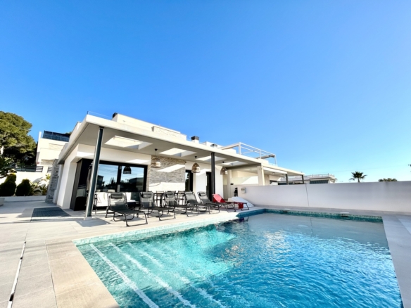 Villa in Los Balcones – YC417913