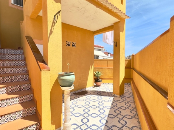 Bungalow in Torrevieja – YC416459