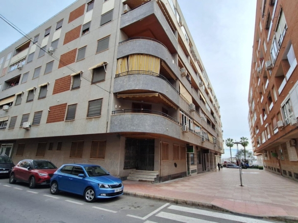 Apartment in Torrevieja – YC416504