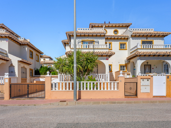 Quad House in Cabo Roig – YC418207