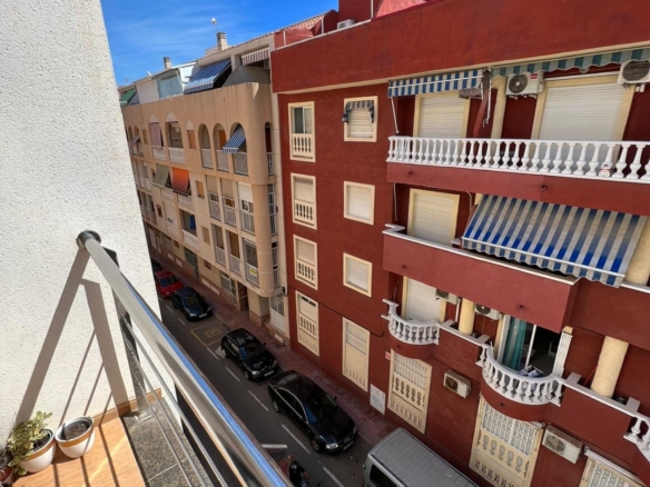 Apartment in Torrevieja – YC418211