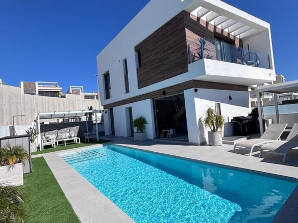 Villa in Villamartin – YC418235