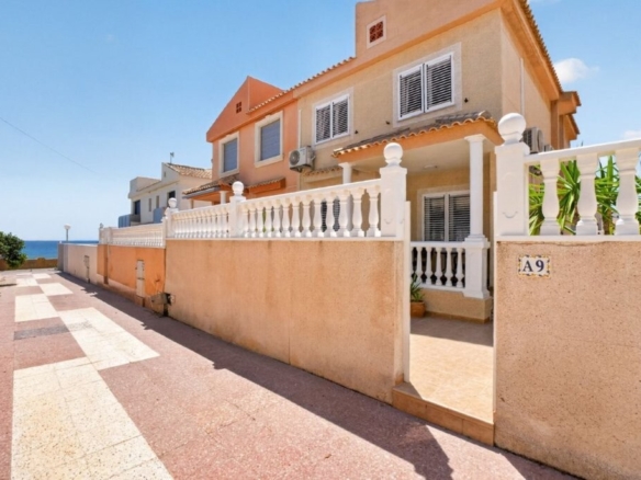 Town House in Torrevieja – YC418295