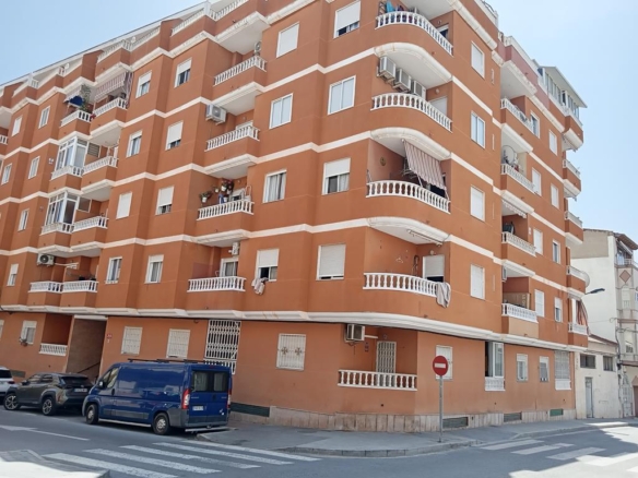 Apartment in Torrevieja – YC418382