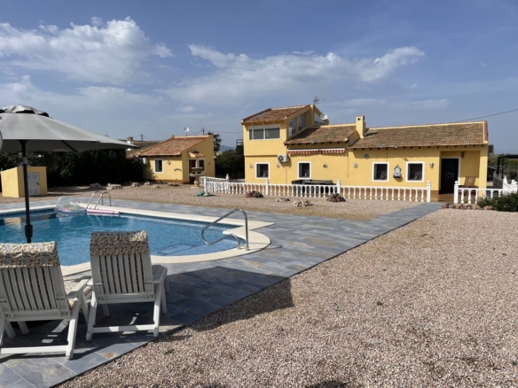 Villa in Alhama De Murcia – YC418409