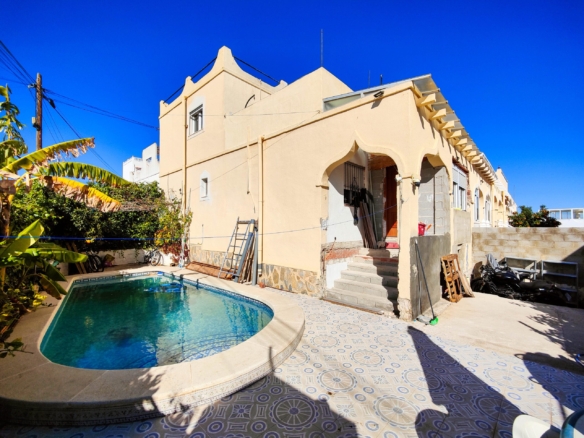 Villa in San Miguel de Salinas – YC418441