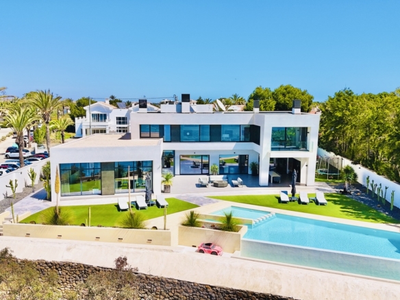 Villa in Cabo Roig – YC418476