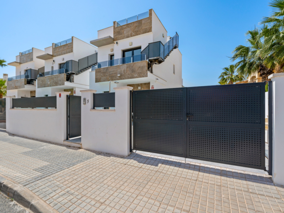 Villa in Torrevieja – YC418790