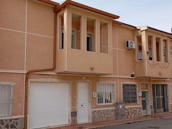 Town House in Daya Vieja – YC419066