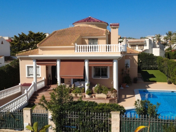 Villa in Torrevieja – YC419479