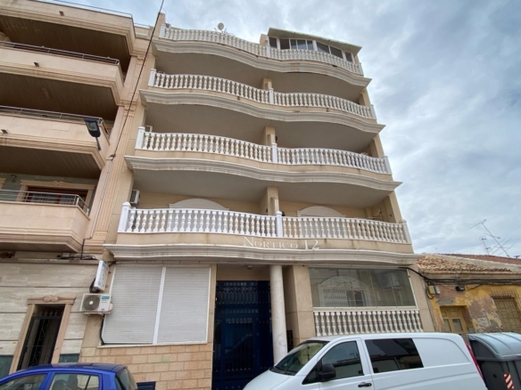 Apartment in Torrevieja – YC419499