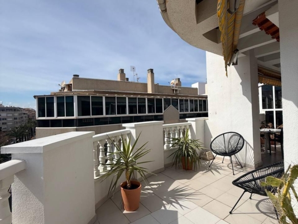 Penthouse in Torrevieja – YC419518