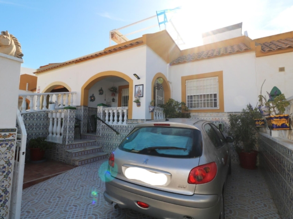 Bungalow in Torrevieja – YC419534