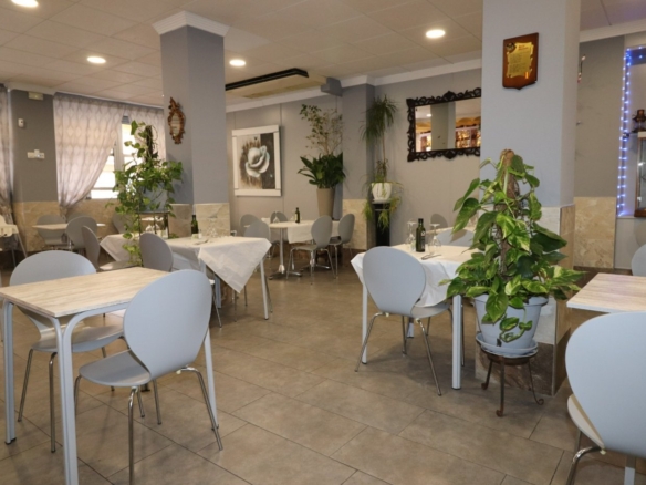 Commercial in Torrevieja – YC419607
