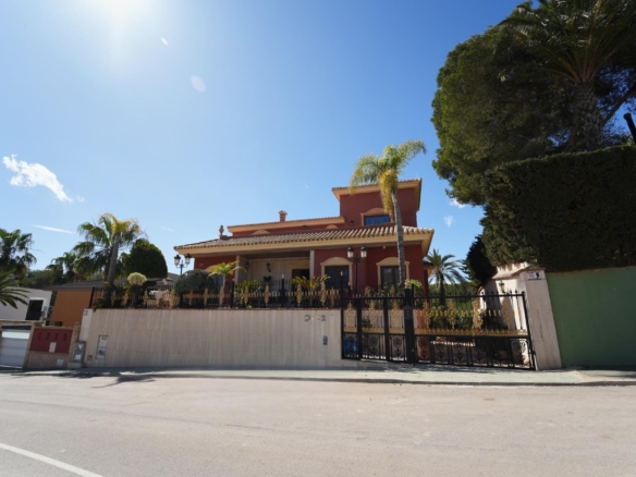 Villa in Orihuela Costa – YC420019