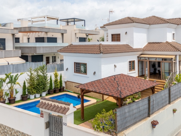 Villa in Los Montesinos – YC420126