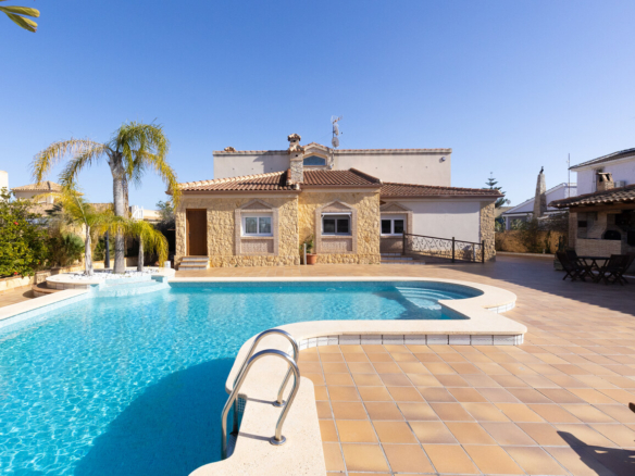 Villa in Torrevieja – YC420257