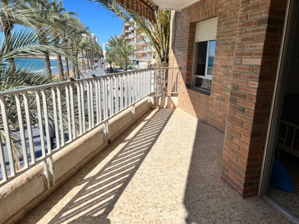 Apartment in Torrevieja – YC420308