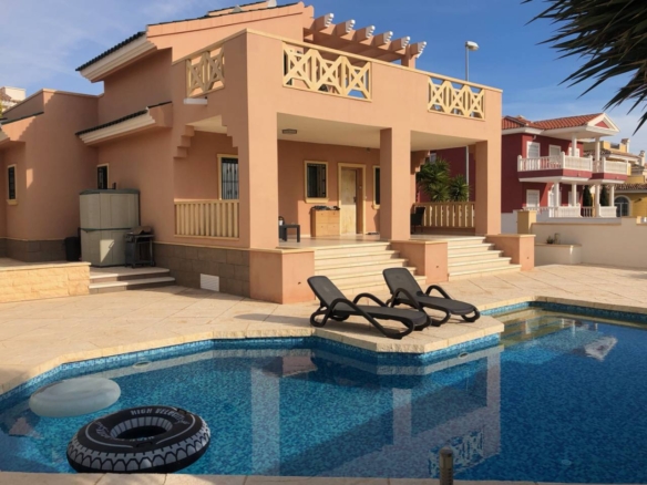 Villa in Ciudad Quesada – YC420414