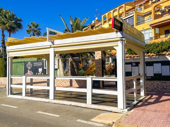 Commercial in Torrevieja – YC420499