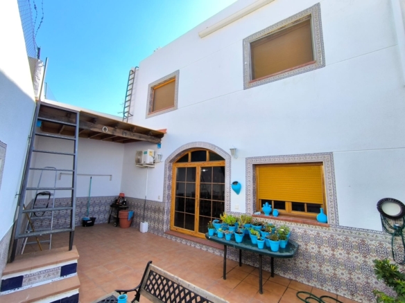 Town House in Sax – YC421129