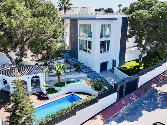 Villa in Los Balcones – YC421164