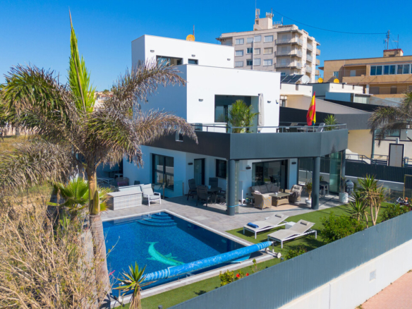 Villa in Torrevieja – YC421323