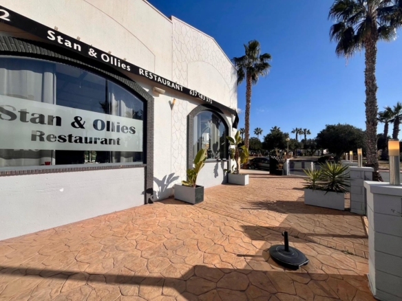 Commercial in Guardamar del Segura – YC421355