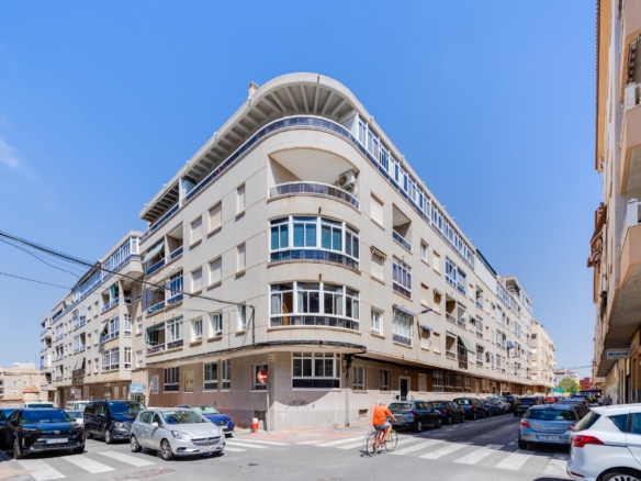 Apartment in Torrevieja – YC416339