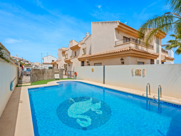 Town House in San Miguel de Salinas – YC417985