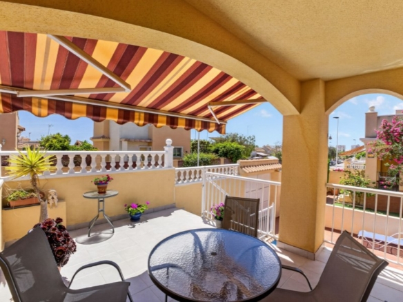 Town House in Torrevieja – YC415023