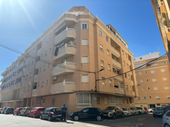 Apartment in Torrevieja – YC430426