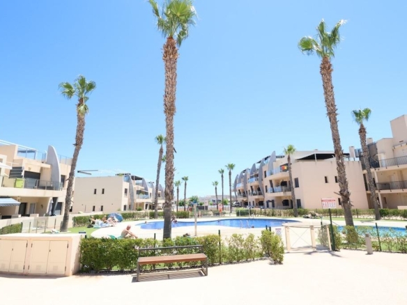 Apartment in Pilar de La Horadada – YC430450