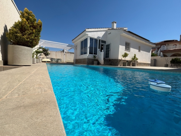 Villa in Ciudad Quesada – YC430608
