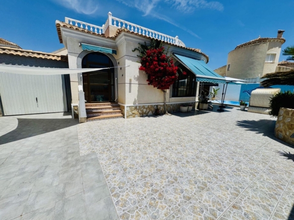 Villa in Torrevieja – YC415324