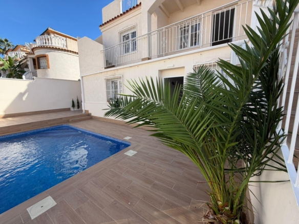Semi Detached in Torrevieja – YC420523
