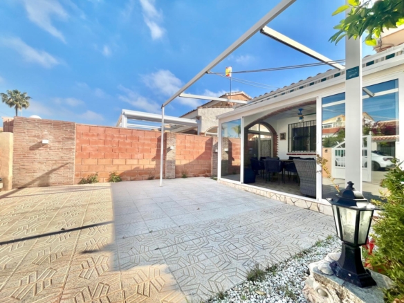 Villa in Orihuela Costa – YC435136