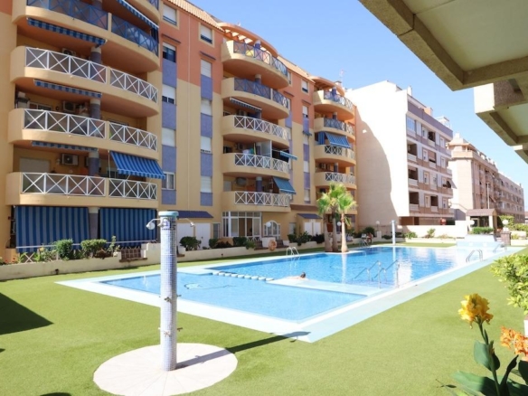 Apartment in Torrevieja – YC435168