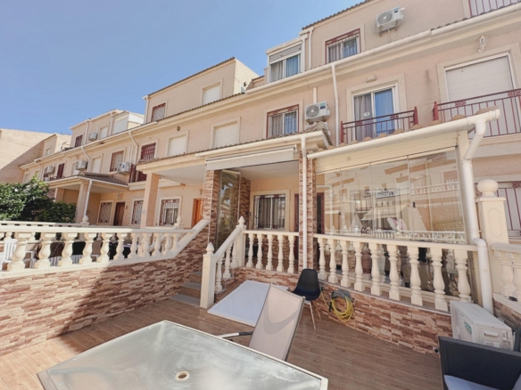 Semi Detached in Orihuela Costa – YC438443
