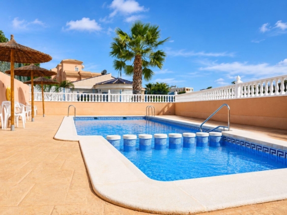 Town House in Orihuela Costa – YC438497