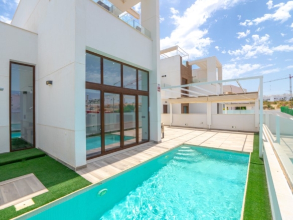 Villa in Torrevieja – YC438569
