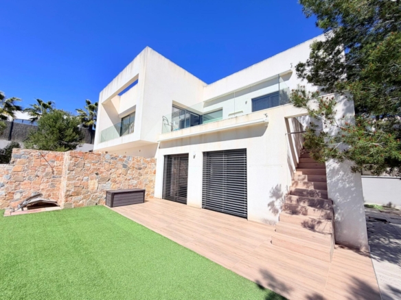 Modern Villa with Private Pool and Golf Views in Las Colinas YC438832