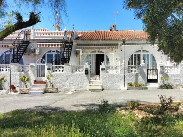 Bungalow in Torrevieja – YC438858
