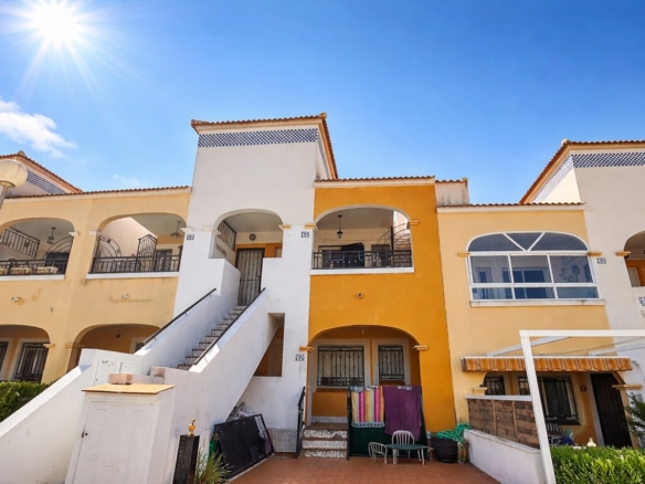 Apartment in Los Altos – YC418303