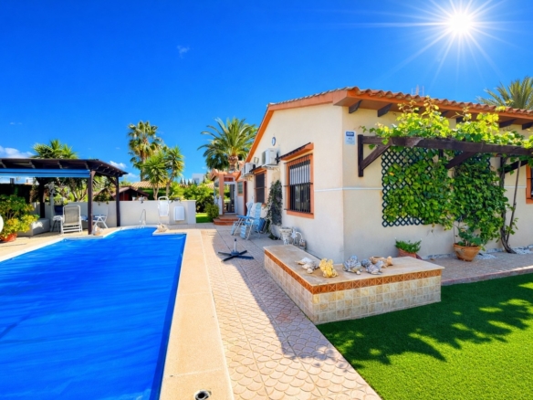 Villa in Cabo Roig – YC419735