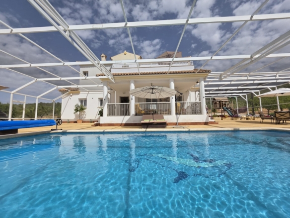 Villa in Pinoso – YC416880