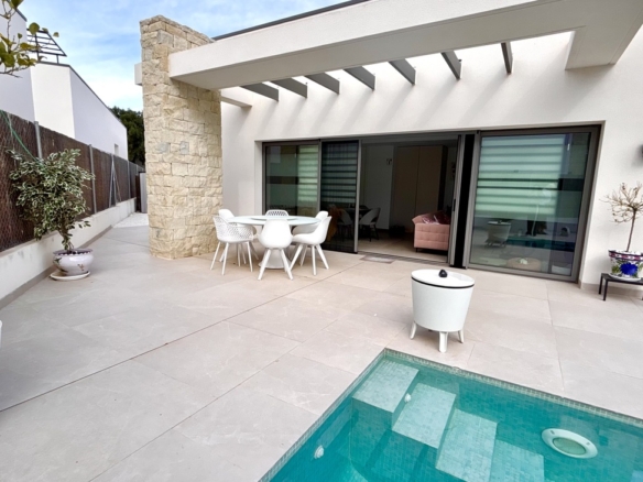 Villa in San Miguel de Salinas – YC420186