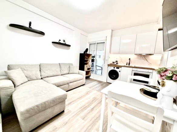 Apartment in Torrevieja – YC414844